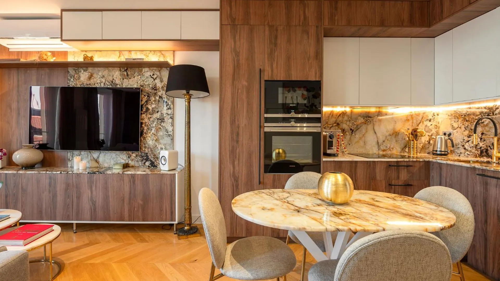 Luxurious Air-conditioned Perle Paris