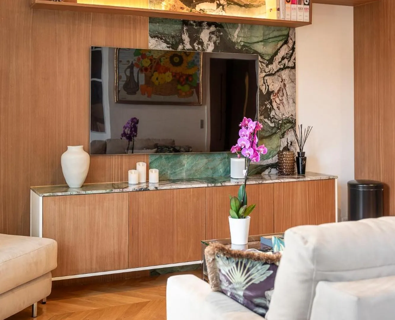 Luxurious Air-conditioned Perle Apartment *