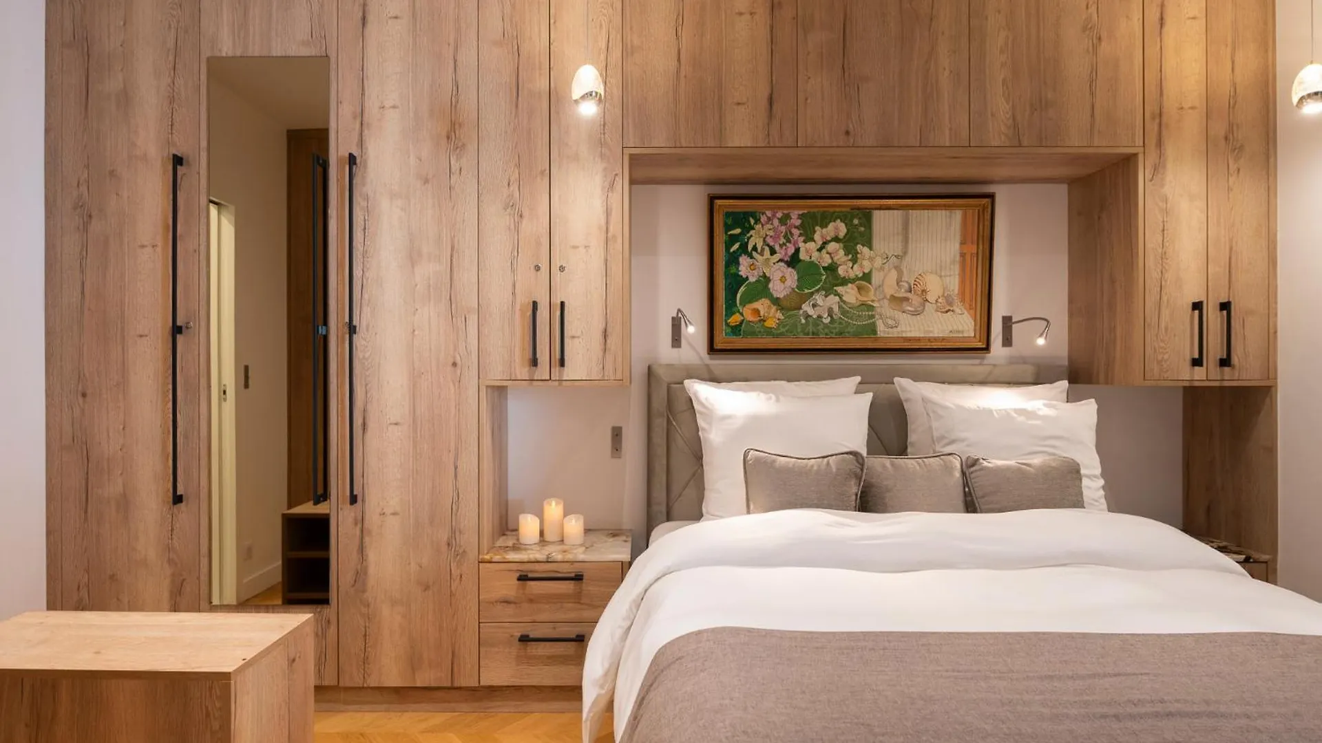 Luxurious Air-conditioned Perle Apartment