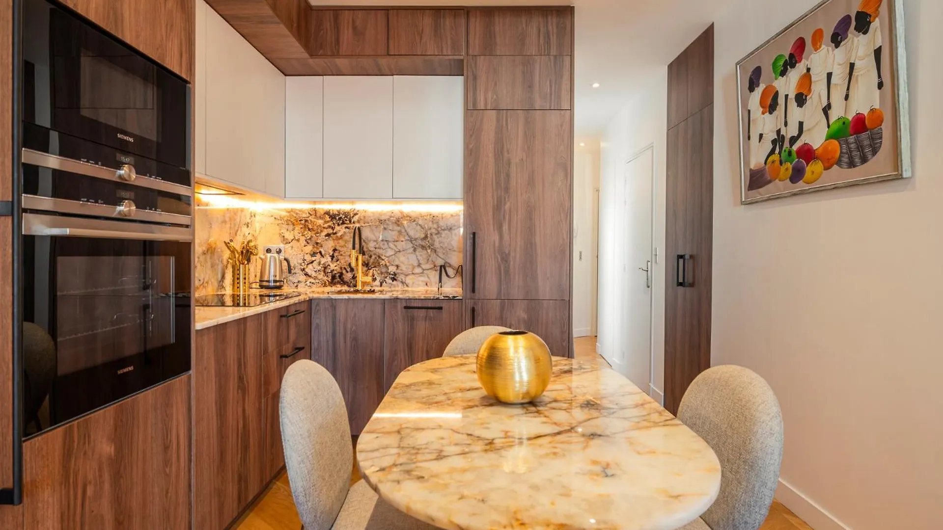 Luxurious Air-conditioned Perle Paris
