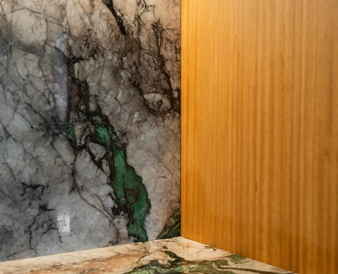 Luxurious Air-conditioned Perle Apartment